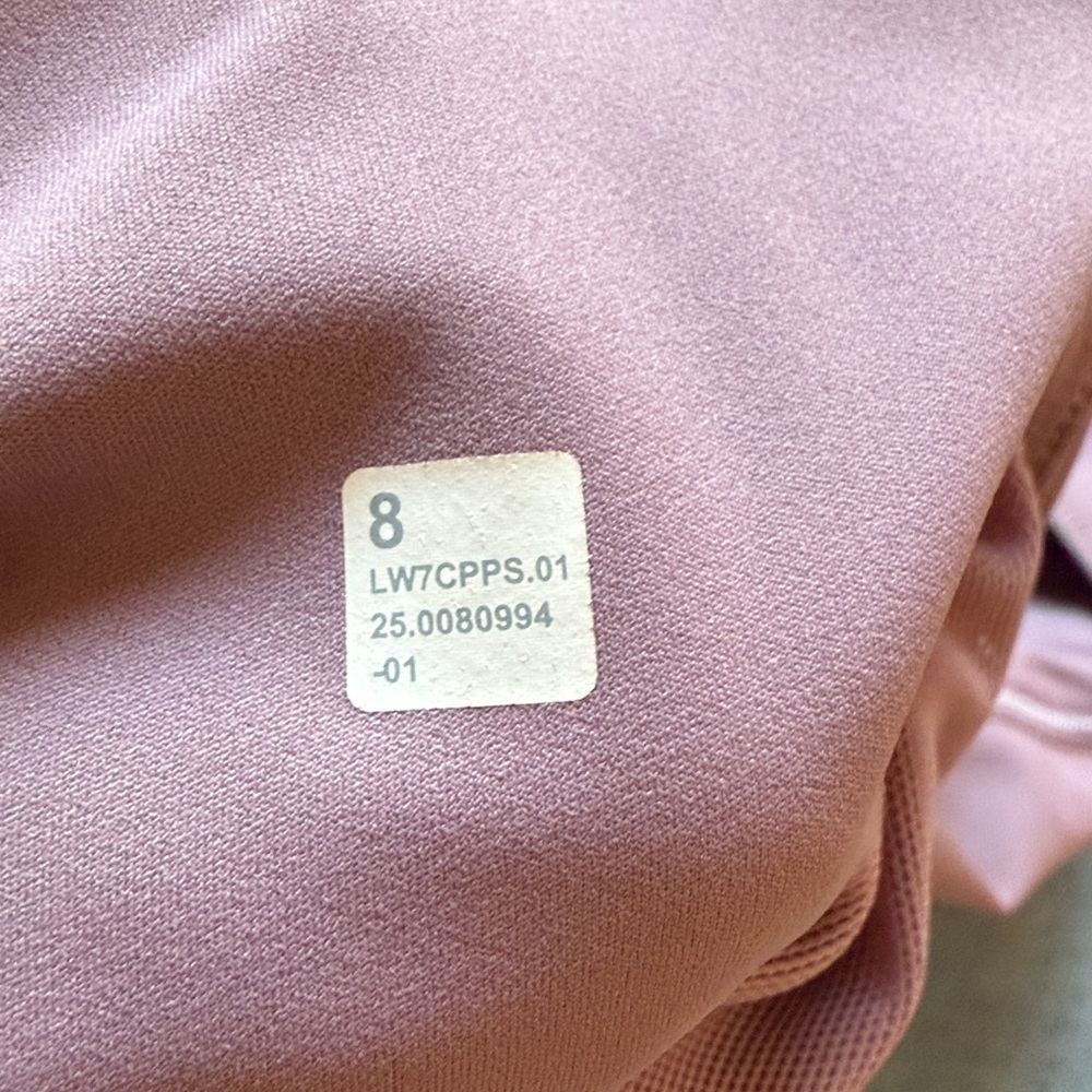 Lululemon Fast and Free High-Rise Short 6" 5 Pocket - Lavender Lux - Size 8 - Picture 7 of 8